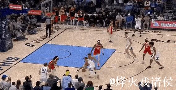 斯潘塞精准投篮命中,灰熊剩余8分钟领先快船12分 斯潘塞精准投篮命中,灰熊剩余8分钟领先快船12分